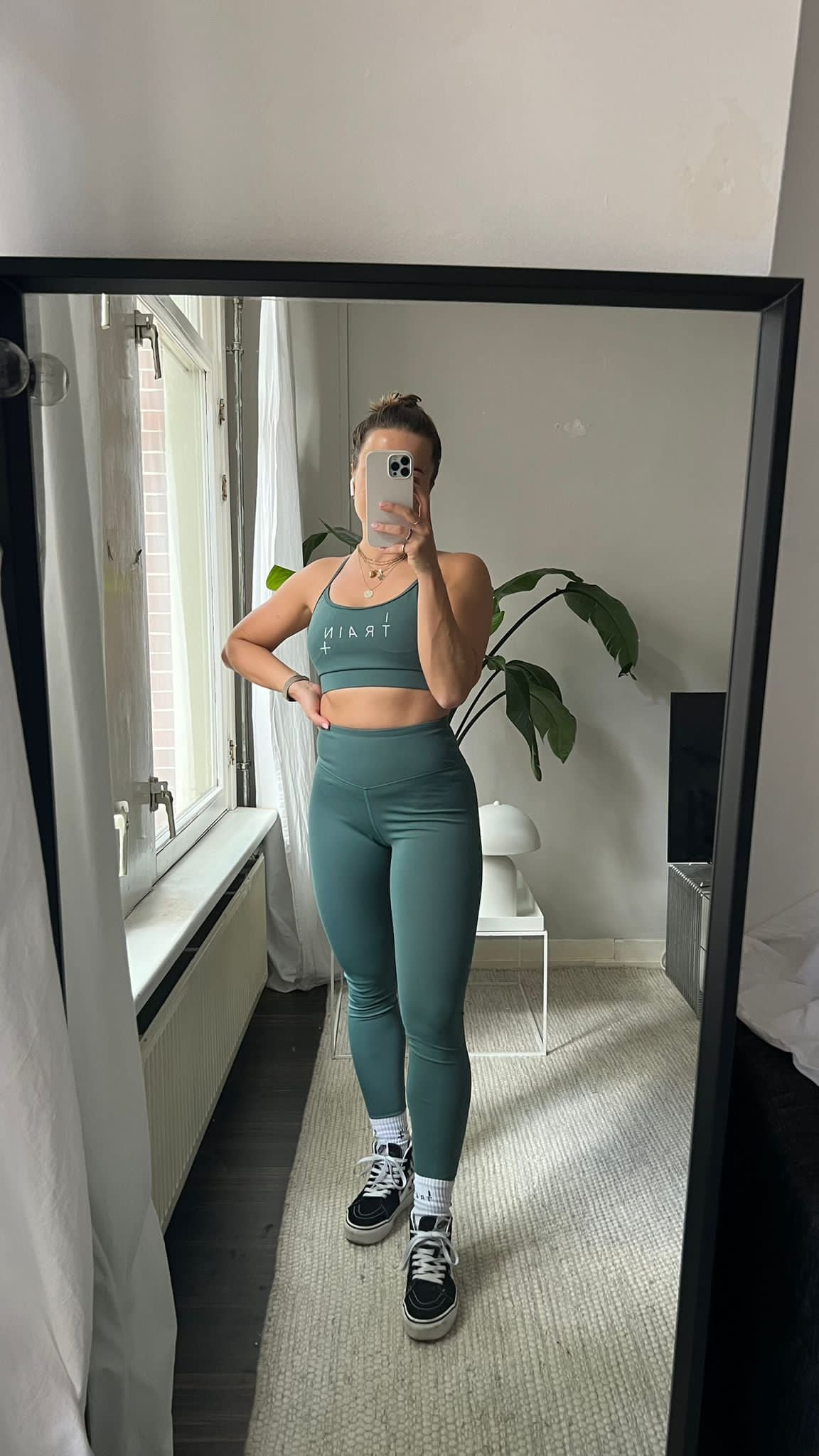 sports leggings green